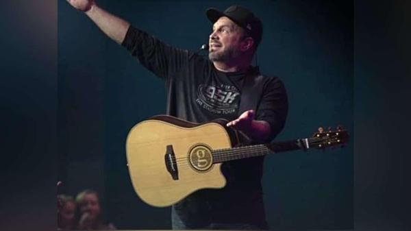 No….Garth Brooks Didn’t Get Booed Off The Stage At A Music Festival