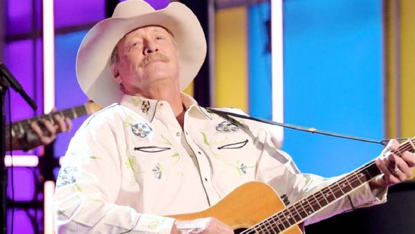 Alan Jackson Postpones Final 2 Concerts Due To “Health Issues”