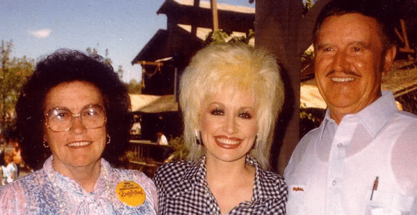 Dolly Parton Recalls Eating Groundhogs As A Child, “That Was Daddy’s Favorite Thing”