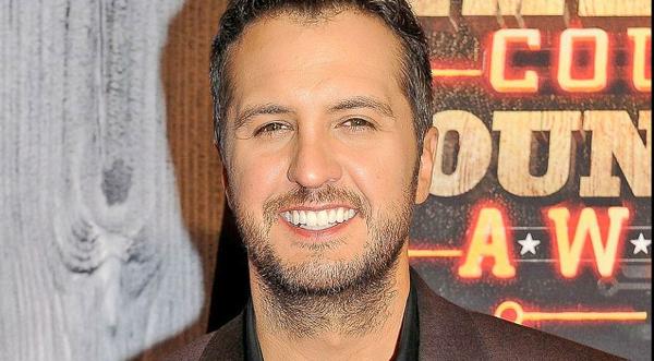 Luke Bryan Accidentally Crashes Wedding In Mexico
