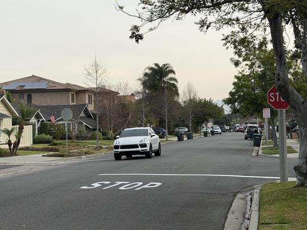 new stop signs in Rossmoor