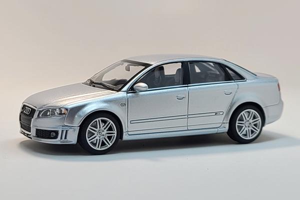 Audi RS 4 (B7) | 1:43 Scale Diecast Model Car by Maxichamps | Model Citizen Diecast