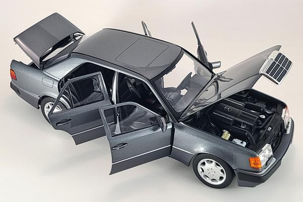 Mercedes-Benz 500E | 1:18 Scale Diecast Model Car | Model Citizen