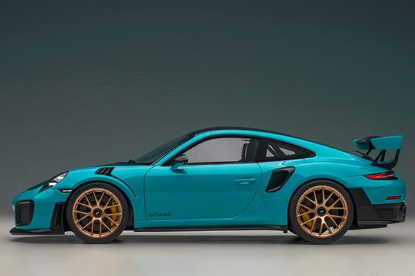 Porsche 991.2 GT2RS Weissach Package by AUTOart | Model Citizen Diecast