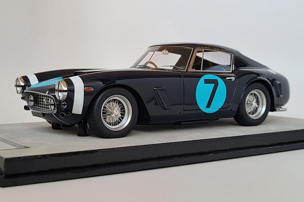 Ferrari 250GT SWB Tourist Trophy | 1:18 Scale Model Car by Tecnomodel | Model Citizen Diecast